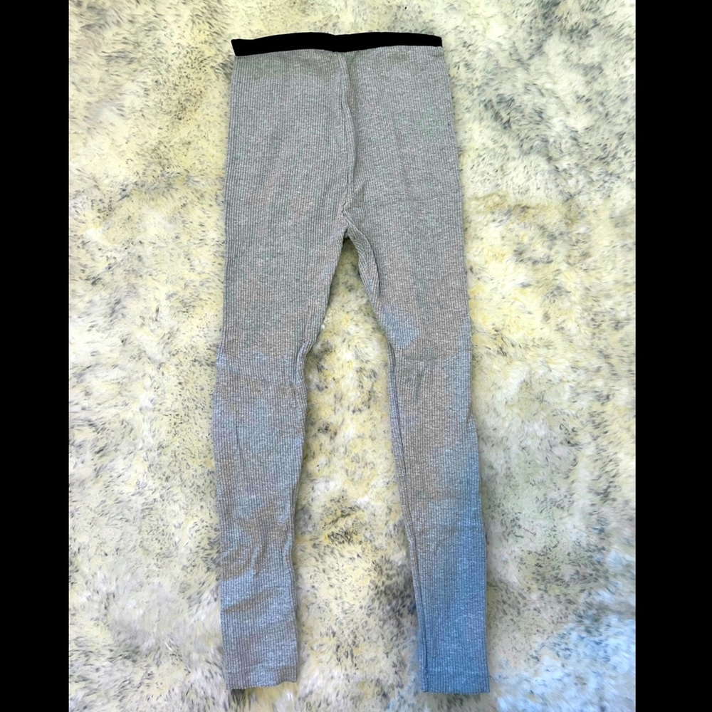Stretchy Grey Ribbed Leggings